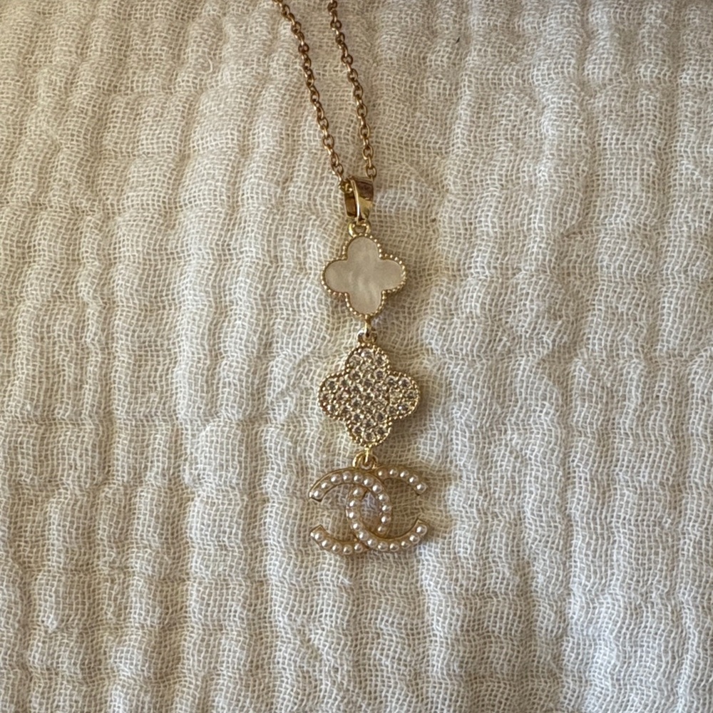 CHANEL Gold and Cream Clover Pendant Necklace